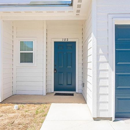 Gorgeous, Brand New 3 Bedrooms Home- Built 2024, Near Seaworld & Lackland Afb San Antonio Exterior photo